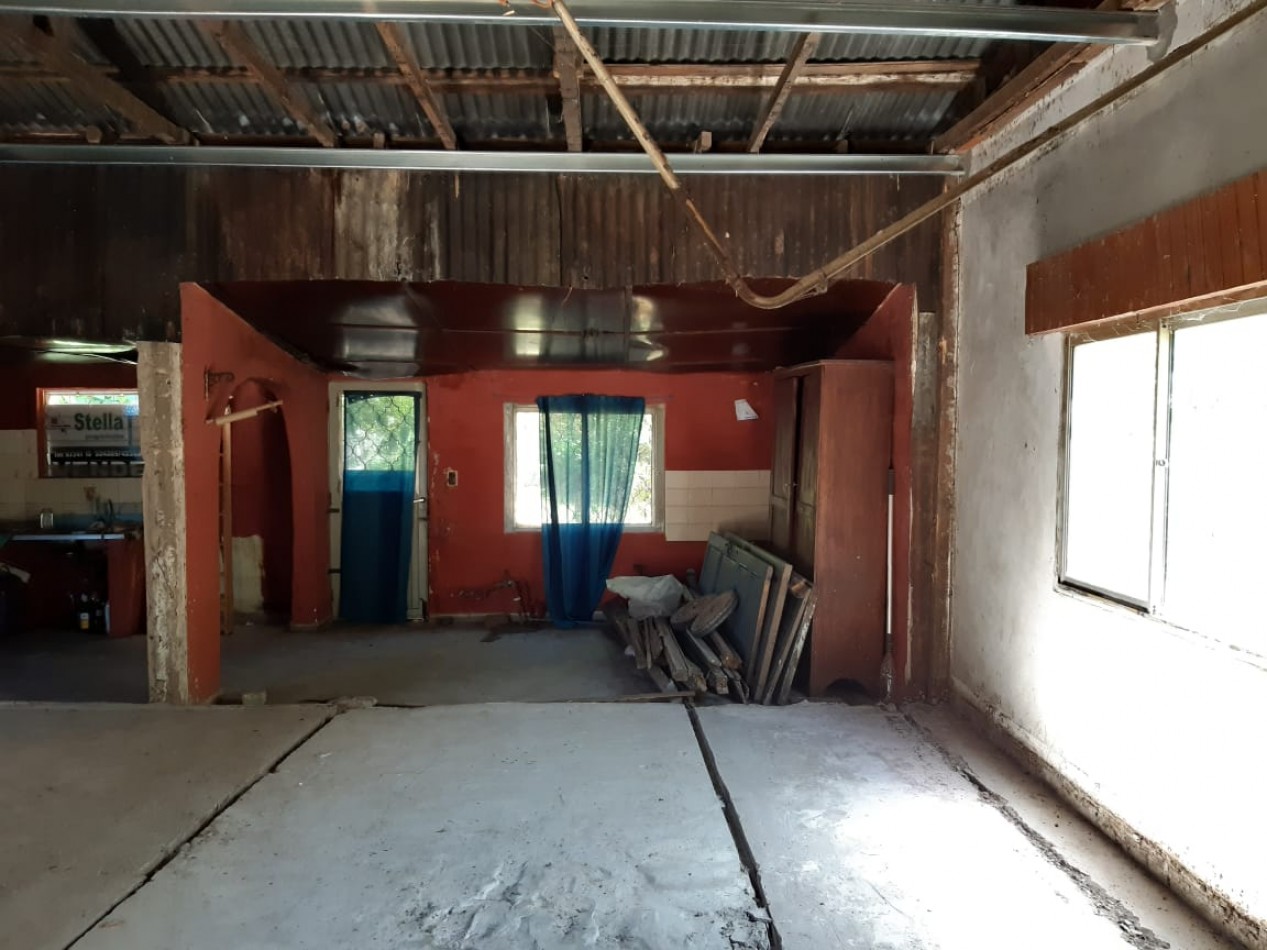 Casa a refaccionar en Barrio Howard Johnson